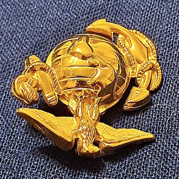 U.S. Marine Corps Gold Eagle, Globe & Anchor (EGA) Lapel Pins - Picture 5 of 10